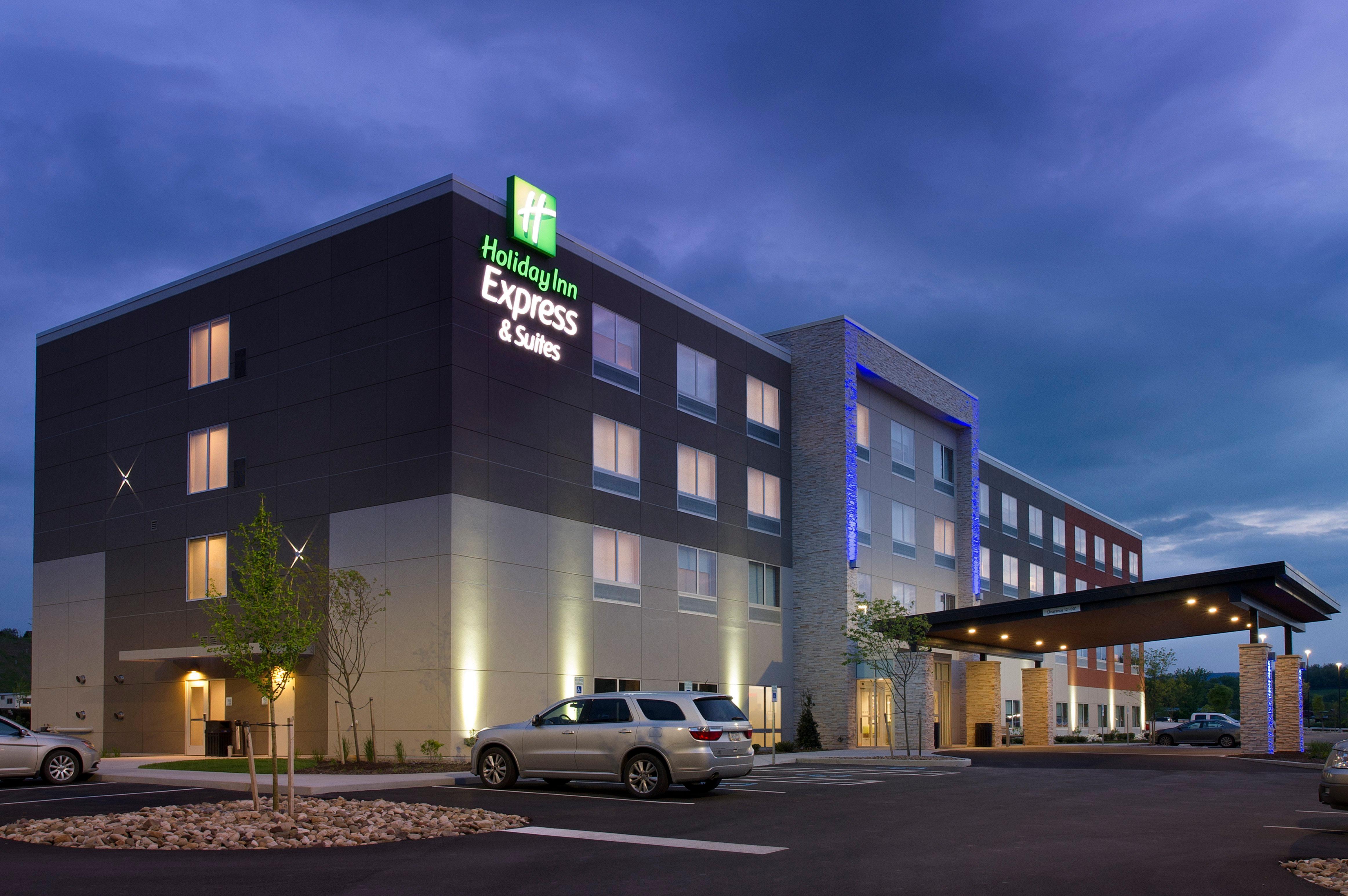 Holiday Inn Express & Suites By Ihg Altoona By Ihg Екстер'єр фото