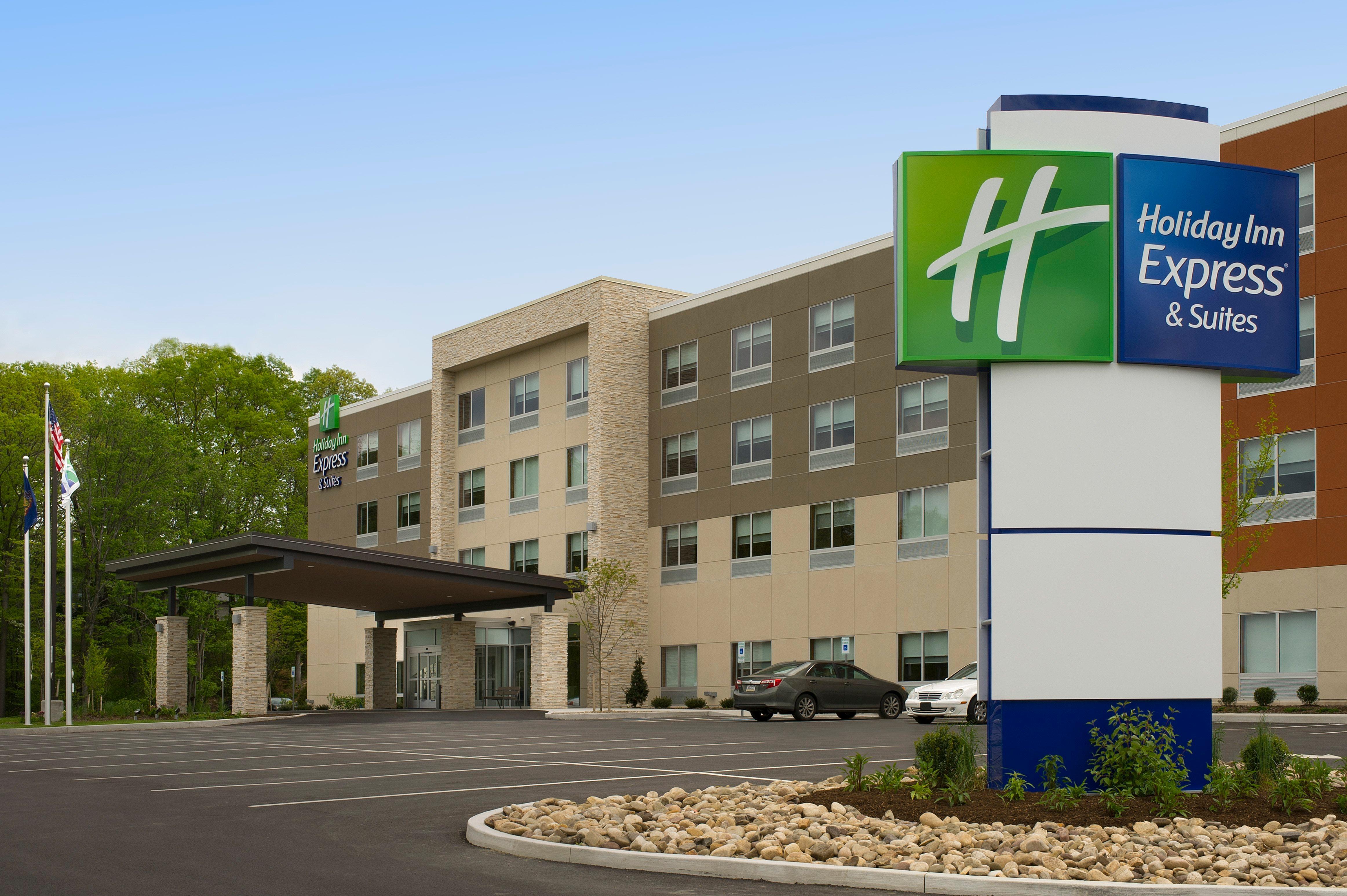 Holiday Inn Express & Suites By Ihg Altoona By Ihg Екстер'єр фото