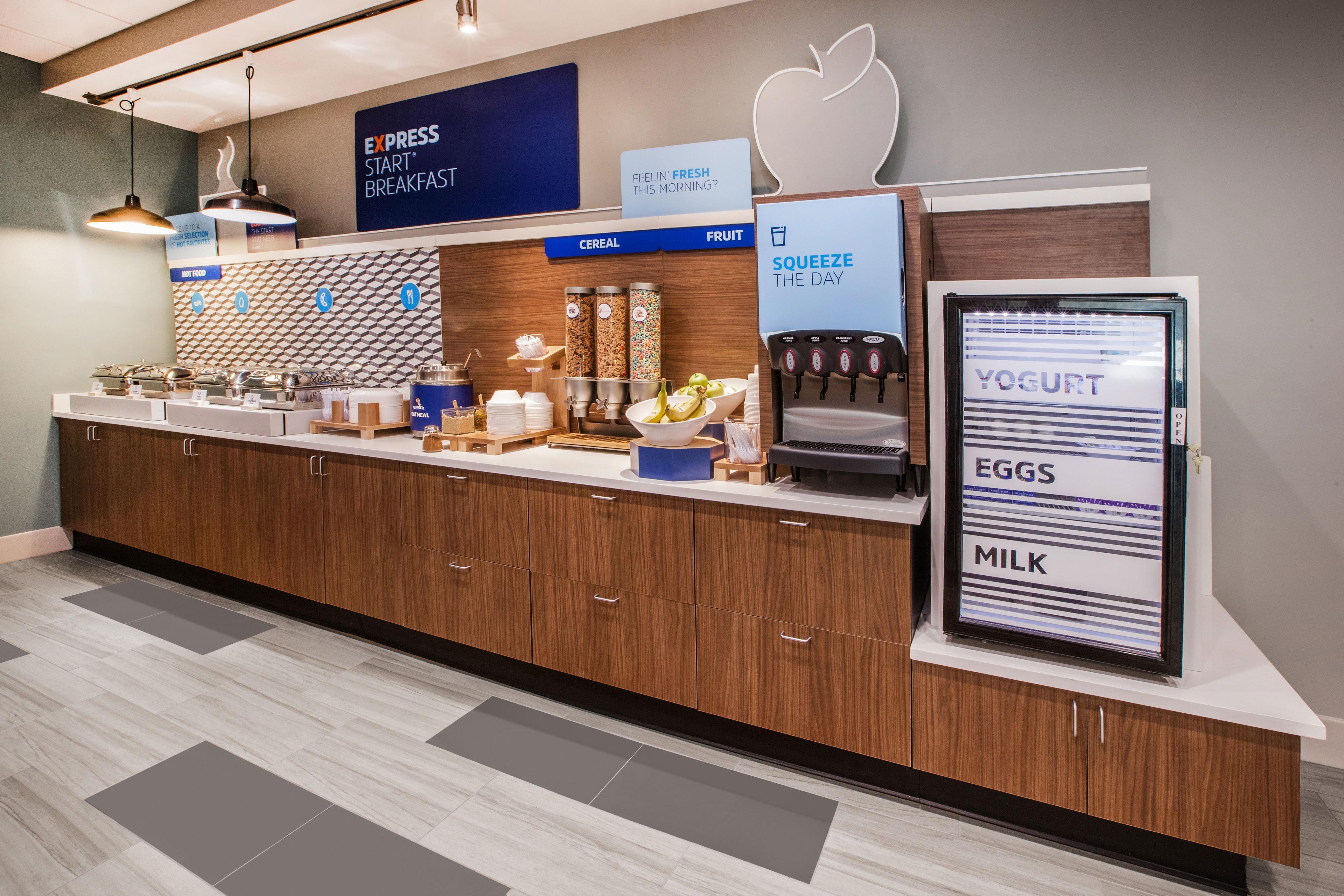 Holiday Inn Express & Suites By Ihg Altoona By Ihg Екстер'єр фото